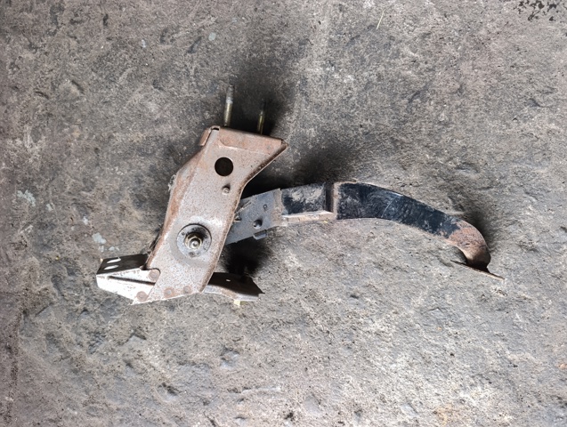 Педаль щеплення 465403S300 NISSAN