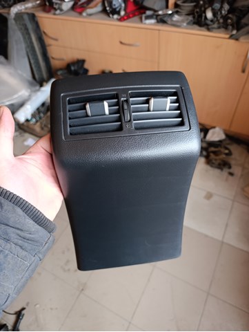 Декоративна накладка центральної консолі 5890333060B0 TOYOTA