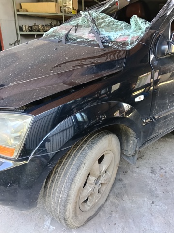 Ліве переднє крило KIA Sorento I