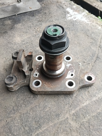 Кулак поворотний правий 93502112 FIAT