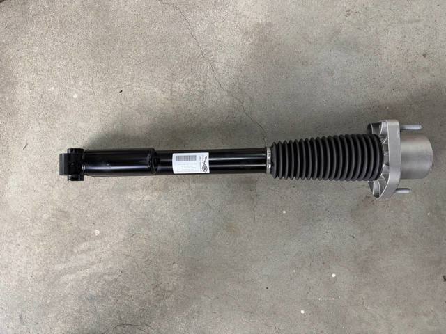 Амортизатор задній, правий LR140075 LAND ROVER