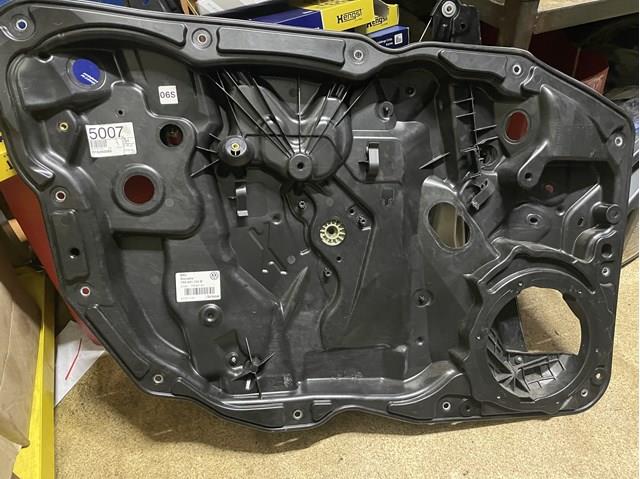 Механізм стеклопідйомника водійських дверей 7P6837755B VAG