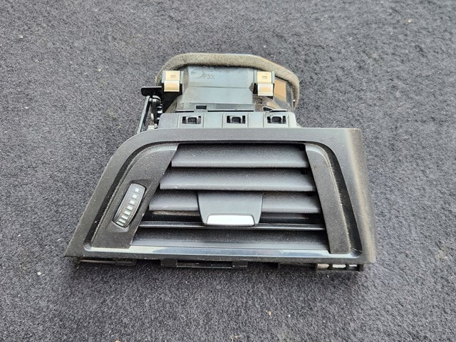 Решітка повітропровода права 9218550 BMW