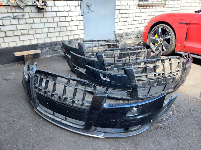 Кожух бампера переднього 4F0807105MGRU VAG