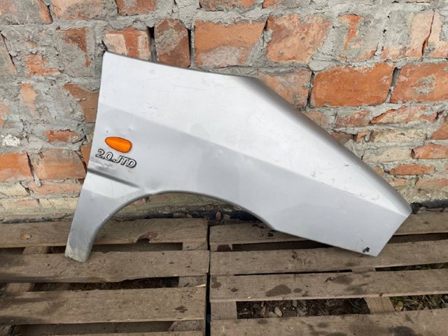 Переднє праве крило 9567247988 FIAT