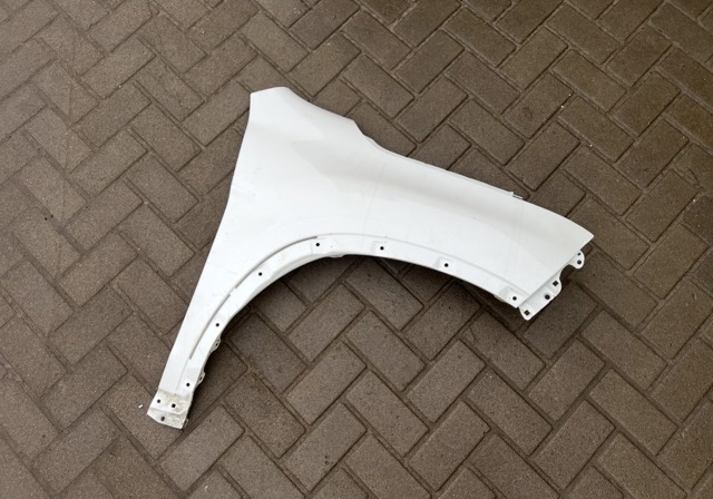 Переднє праве крило 1607552480 PEUGEOT