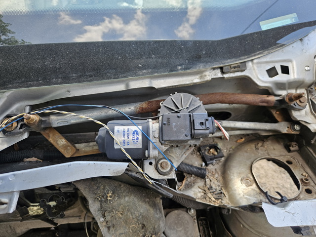 Мотор склоочисника передній 064300015010 MAGNETI MARELLI