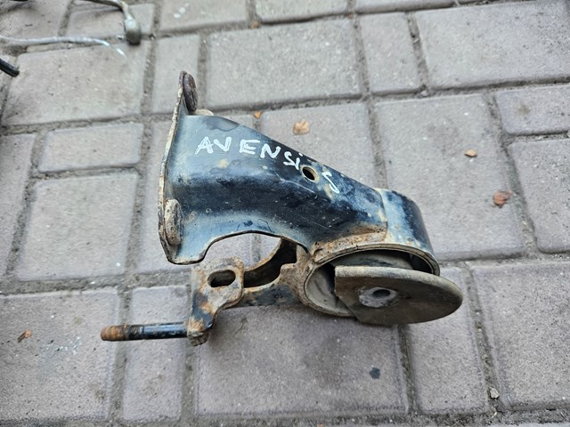 Опора двигуна задня 123710R010 TOYOTA