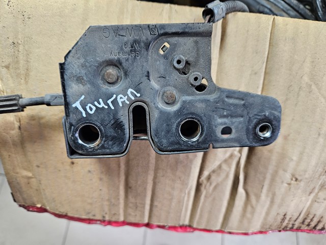 Замок кришки капота 1T0823509D VAG