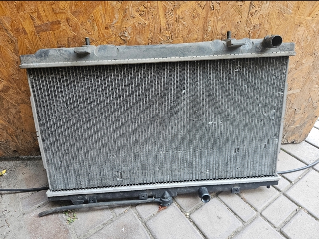 Радіатор системи охолодження двигуна 21410BM402 NISSAN