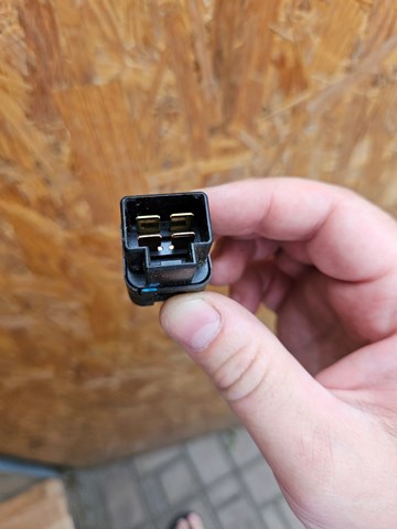 Датчик включення стопсигналу 25320WL000 NISSAN