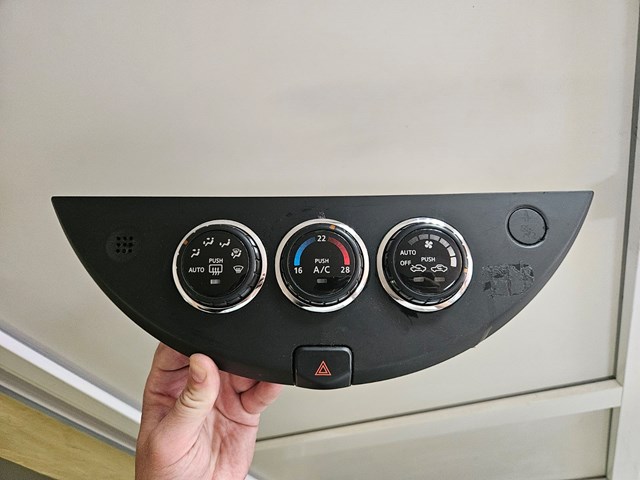 Блок управління пічкою 27500BH15B NISSAN