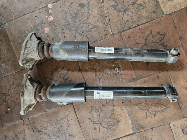 Стійка амортизатора задня 33526873807 BMW