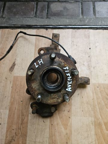 Цапфа передня ліва 4321205060 TOYOTA