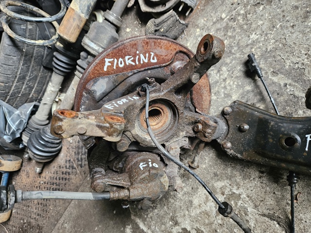 Цапфа поворотна права 51785023 FIAT