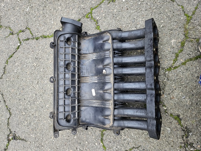 Колектор впускний 6680900437 MERCEDES