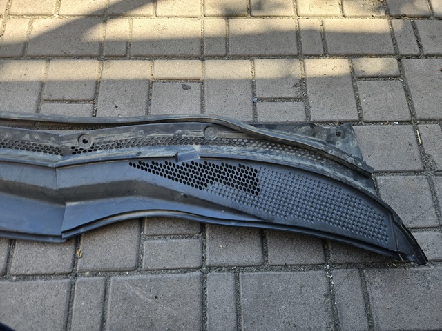 Решітка двірників, права 66862AU310 NISSAN
