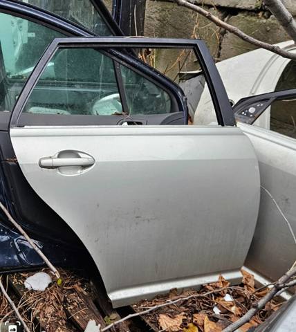 Двері задні в зборі 6700305130 TOYOTA