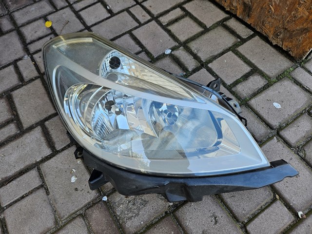 Фара правая 7701072005 RENAULT