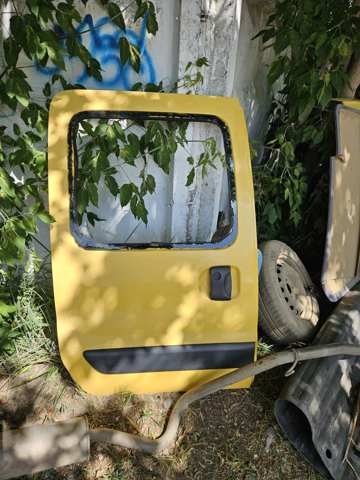 Двері бічні (зсувні) 7751473603 RENAULT