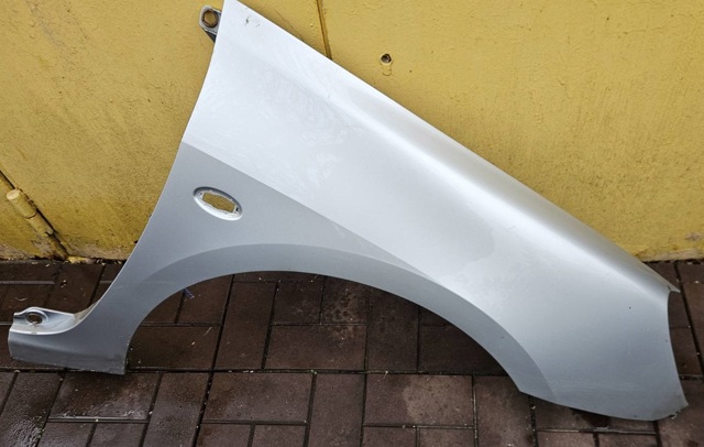 Переднє праве крило 7841N7 PEUGEOT