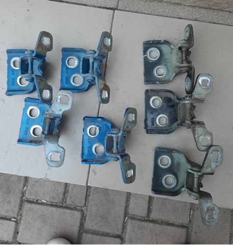 Петля передніх дверей 804209726R RENAULT