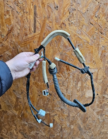 Джгут проводів задніх дверей 81822FJ050 SUBARU