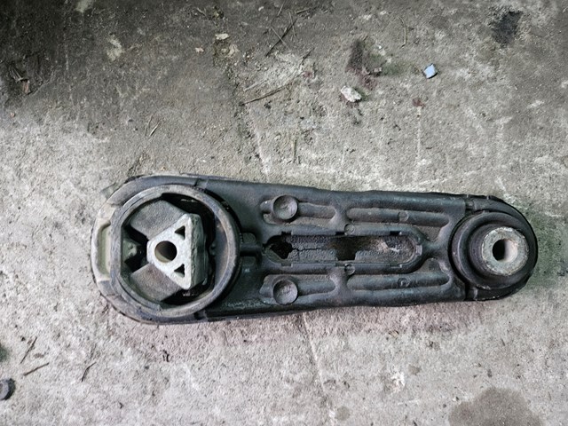 Подушка (опора) двигуна, задня 8200042453 RENAULT