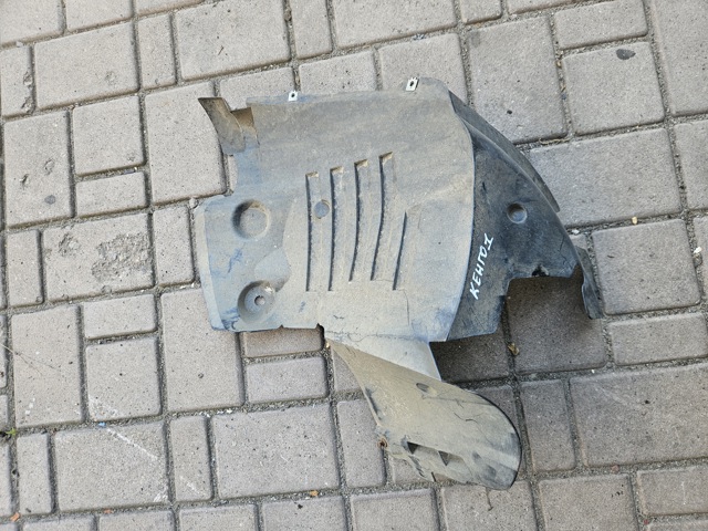Підкрилок переднього крила, правий передній 8200460515 RENAULT