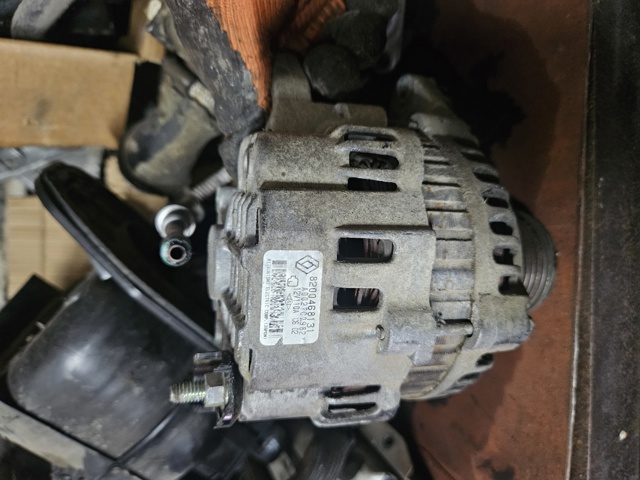 Авто генератор 8200468131 RENAULT