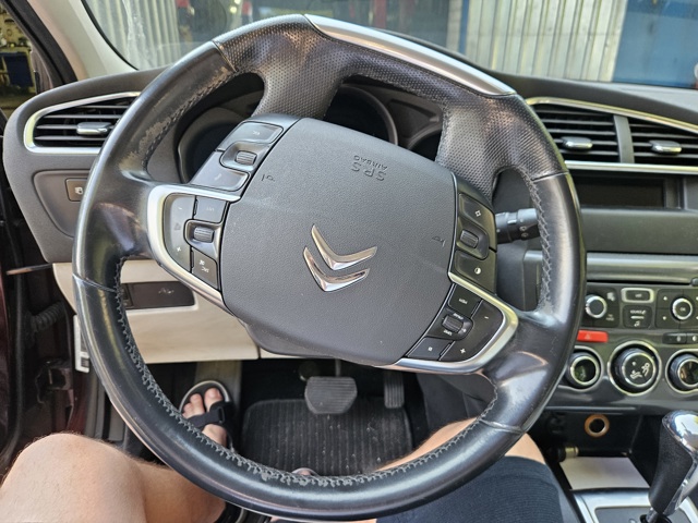 Панель передня "торпедо" 8247S3 PEUGEOT