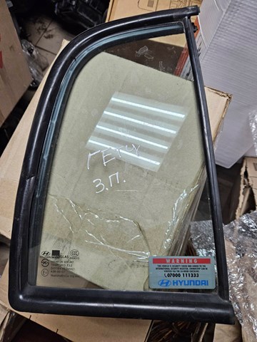 Скло-кватирка двері, задньої, правої 834611C010 HYUNDAI