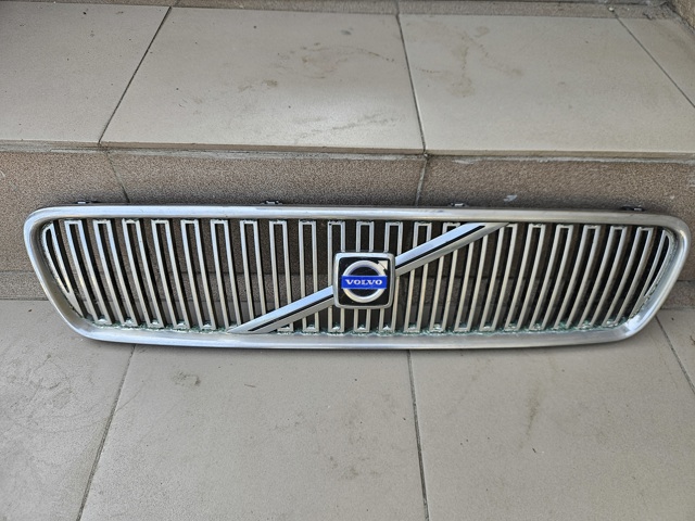 Решітка 8678680 VOLVO