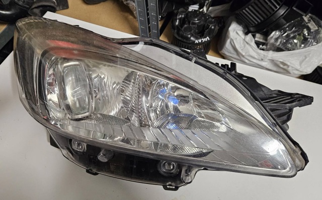 Фара основна права 9678393080 PEUGEOT