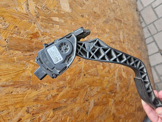 Підаль газу 9681530380 PEUGEOT