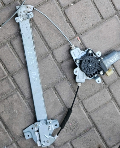 Двигун склопідіймача двері передньої, правої 988201C100 HYUNDAI