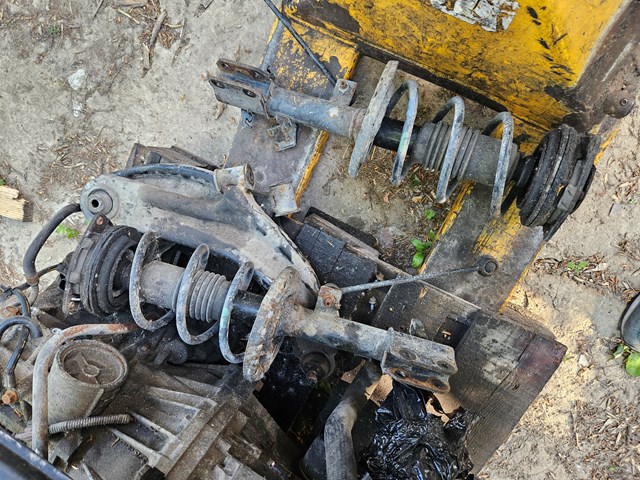 Стійка передня права E43029U00C NISSAN