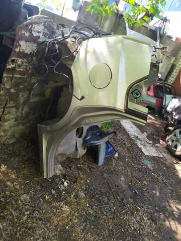 Бічна частина задні праві G81009U0M0 NISSAN
