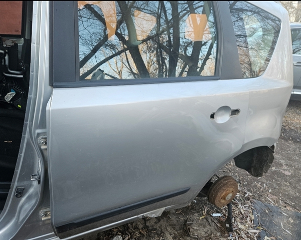 Двері задні, ліві H21019U0M0 NISSAN