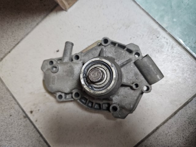 Насос охолоджуючої рідини VKPC86602 SKF
