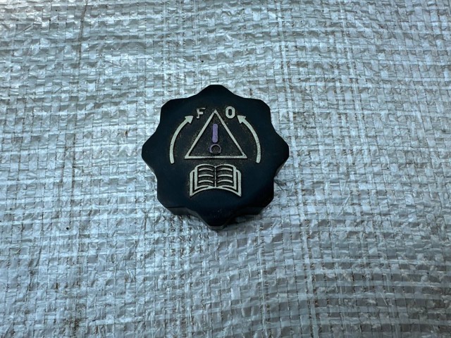 Кришка бачка 1306E4 PEUGEOT