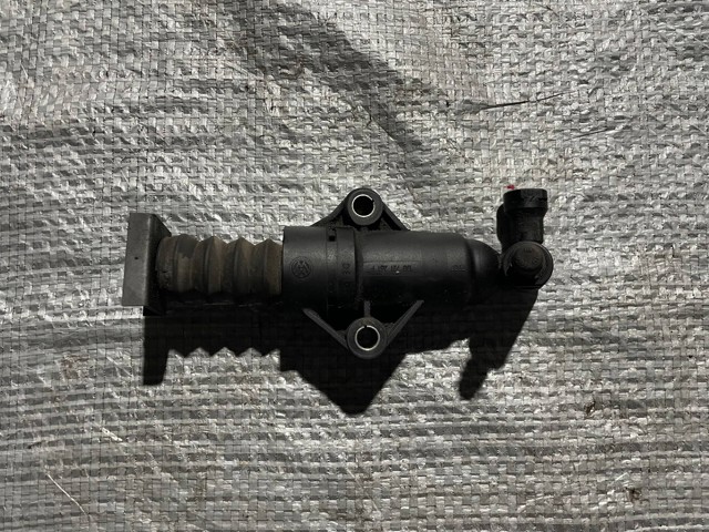 Циліндр зчеплення, робочий 1J0721261F VAG