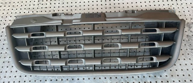 Решітка радіатора Opel Movano B