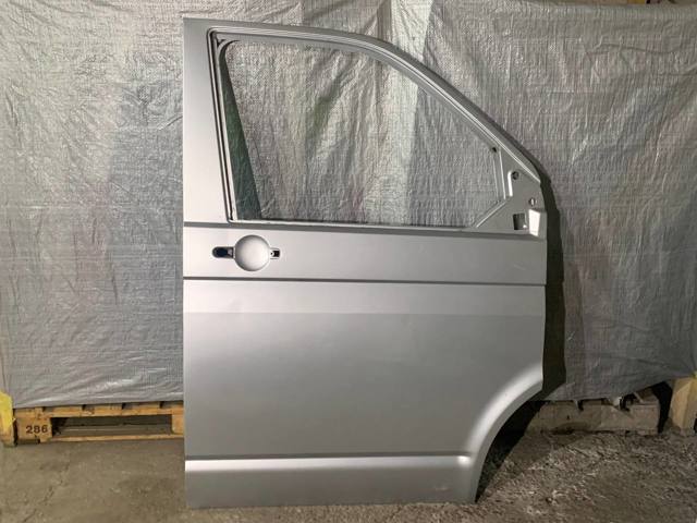 Дверка передня права Volkswagen Transporter T5