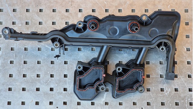 Кришка клапанів 8200673395 RENAULT