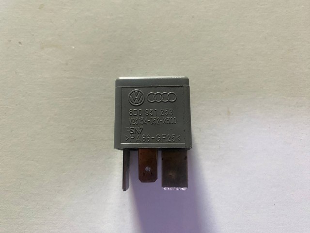 Блок управління вентилятором Mitsubishi Outlander 2 40