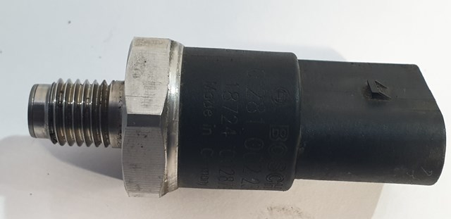 Датчик тиску палива в паливній рейці cdi a 0041531528 2000-2006 мерседес спрінтер 903 A 0041531528