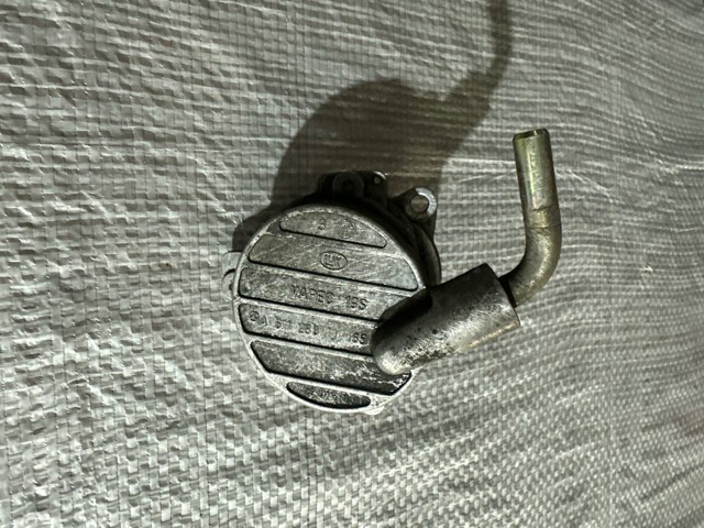 Насос вакуумний A6112300165 MERCEDES