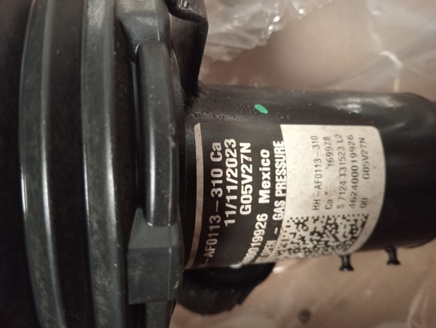 Стійка передня права 37106892426 BMW