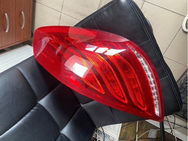 Задні ліхтарі A2229065701 MERCEDES